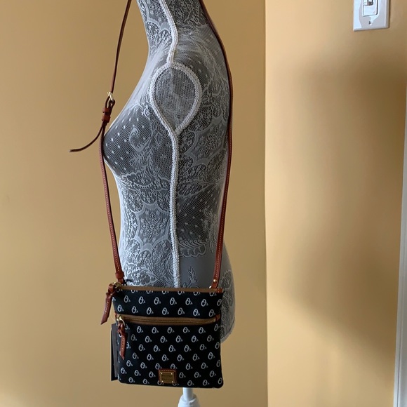 SOLD OUT!! LAST ONE - NWT DOONEY & BOURKE ORIOLES LOGO CROSSBODY - Picture 2 of 6